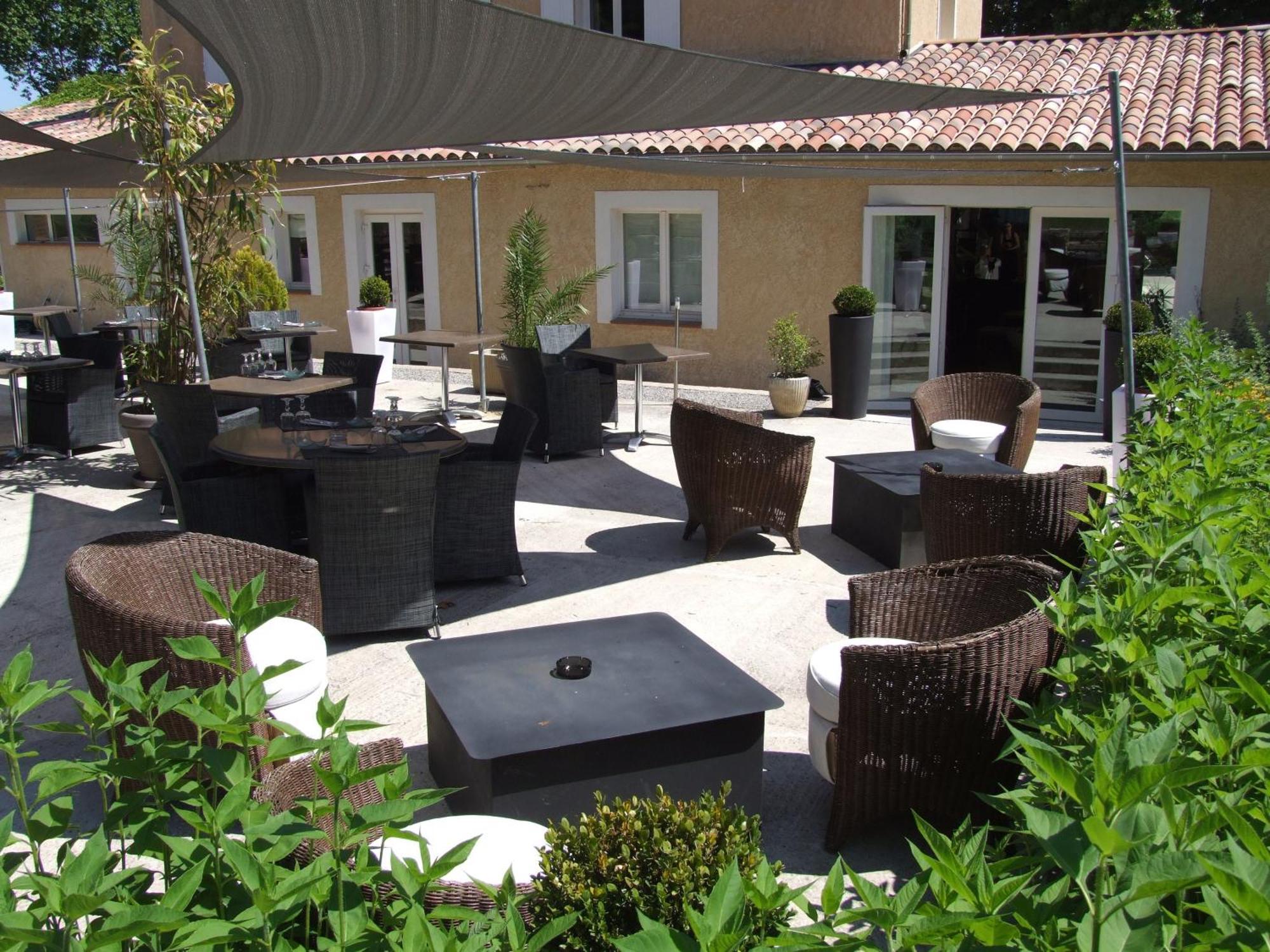 Logis Hotel La Magnanerie - Cote Bistro オービニヨスク エクステリア 写真